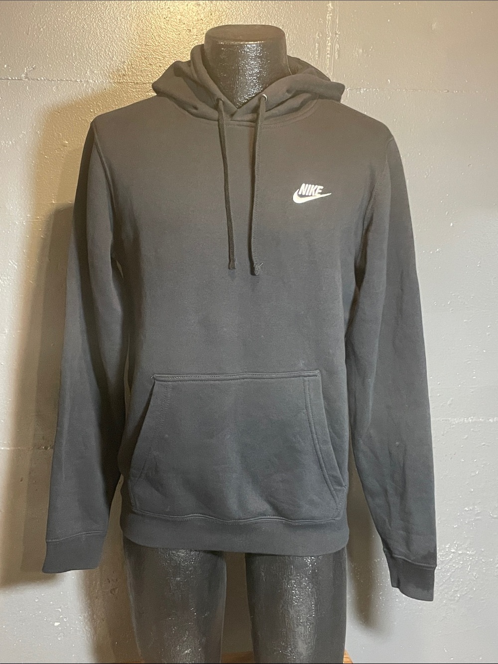 Nike Men’s Charcoal Gray Pullover Hoodie with White Logo